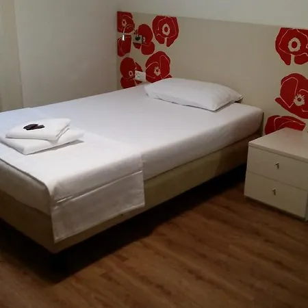 מלון Ristorante Stazione Con 3*